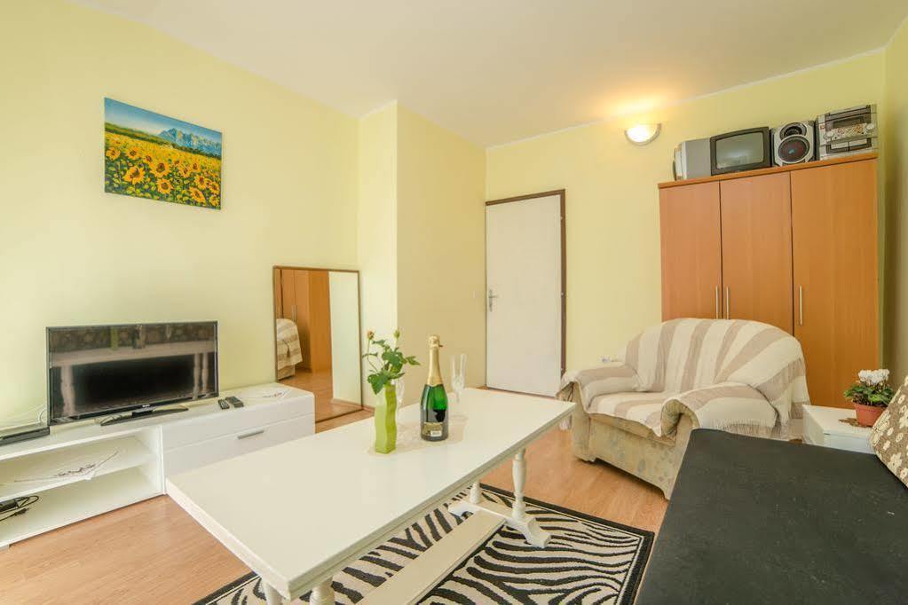 Apartments Betty Borik Rovinj Exterior foto